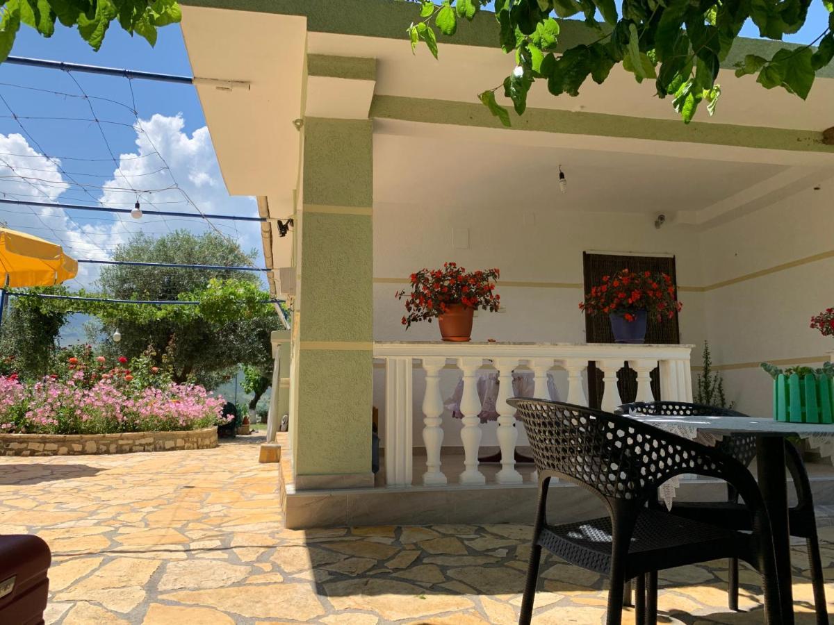 Vjosa Guest House Memaliaj エクステリア 写真